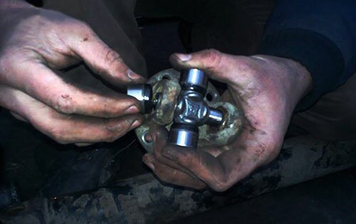 Замена крестовины карданного вала на ВАЗ 2101 своими руками
