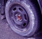 Ремонт бескамерных шин: как и чем заклеить колесо в случае прокола? Бонус: видео о ремонте "бескамерки"